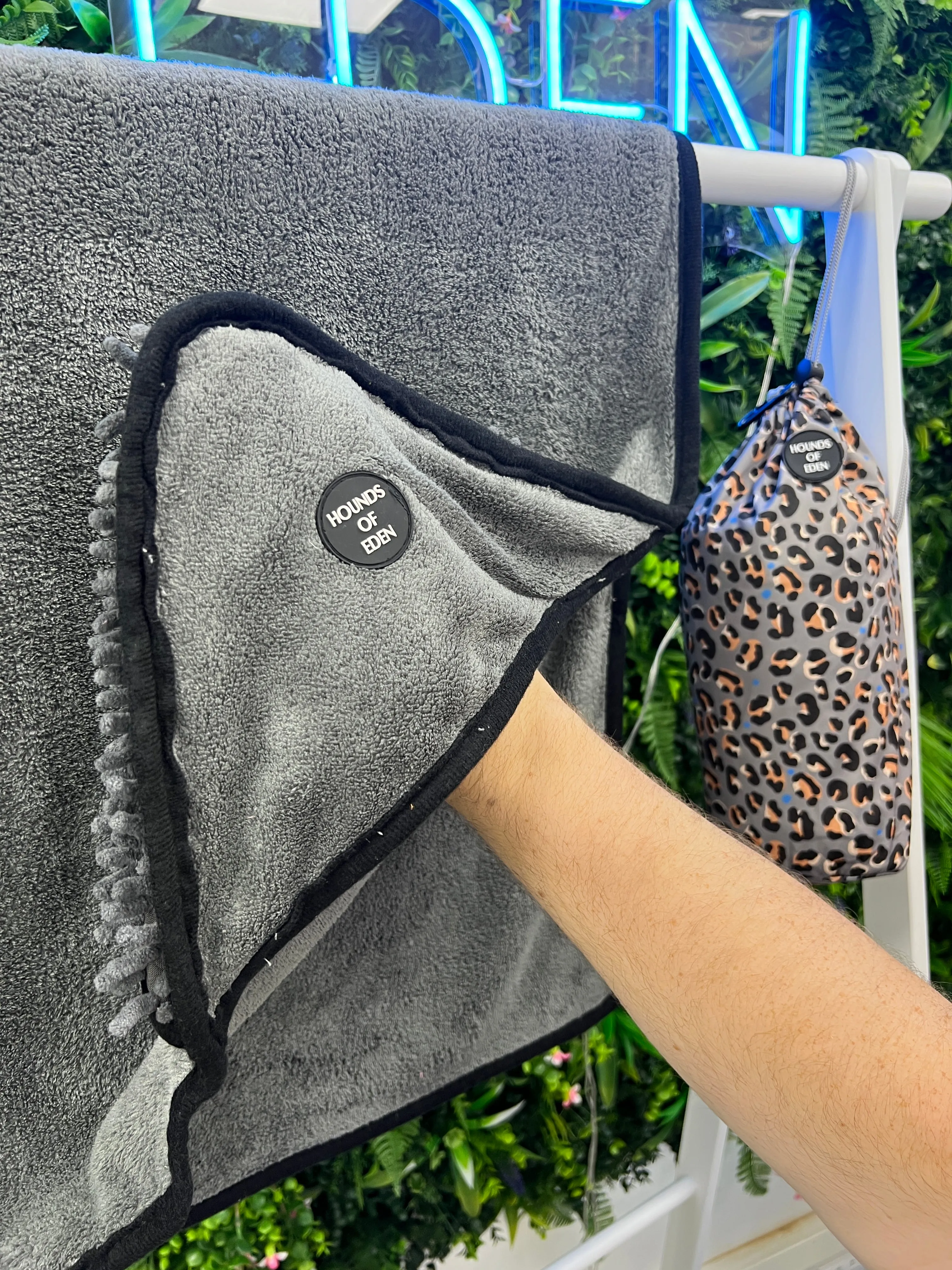 Steel Leopard - Dog Towel   Carry Bag