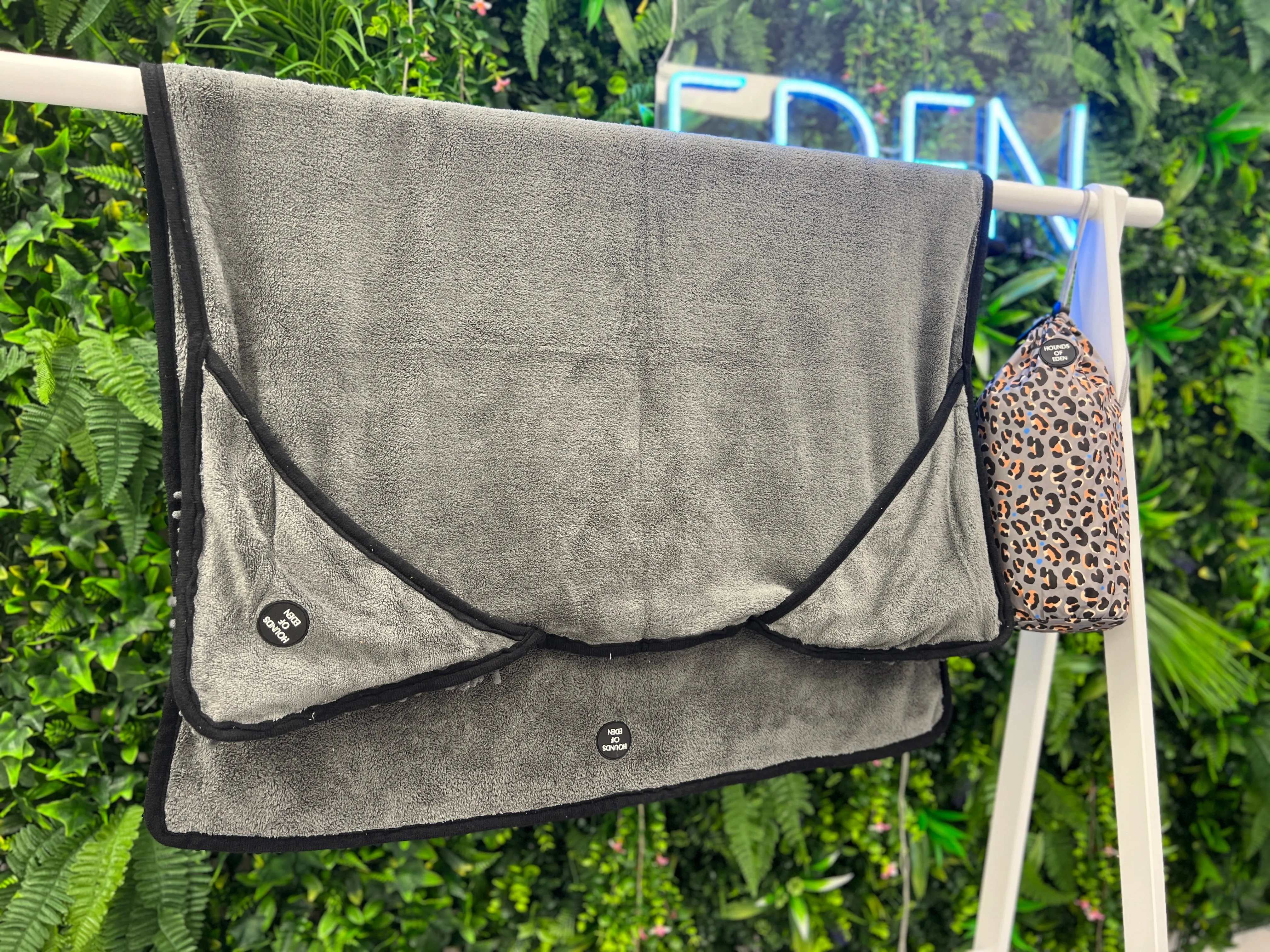 Steel Leopard - Dog Towel   Carry Bag